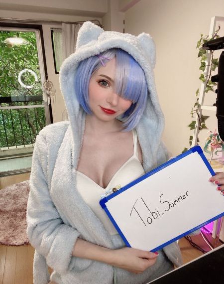天美蜜桃果冻免费看